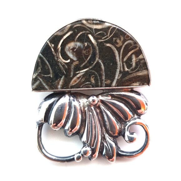 Vintage Signed “Jacqueline Andre” Handcrafted Sterling Orthoceras Fossil Pendant - Picture 3 of 12